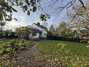 Side Elevation- click for photo gallery